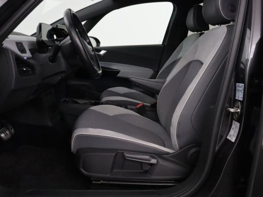 Volkswagen ID.3 First Plus 58 kWh | Stoelverwarming | Adaptive cruise | Matrix LED | Camera | Carplay | Sfeerverl... ActivLease financial lease