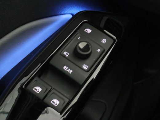 Volkswagen ID.3 First Plus 58 kWh | Stoelverwarming | Adaptive cruise | Matrix LED | Camera | Carplay | Sfeerverl... ActivLease financial lease