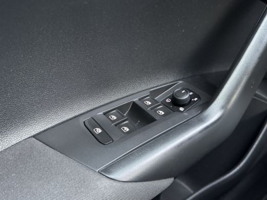 Volkswagen Polo 1.0 TSI Life Cruise control/PDC/Apple carplay-Android auto ActivLease financial lease