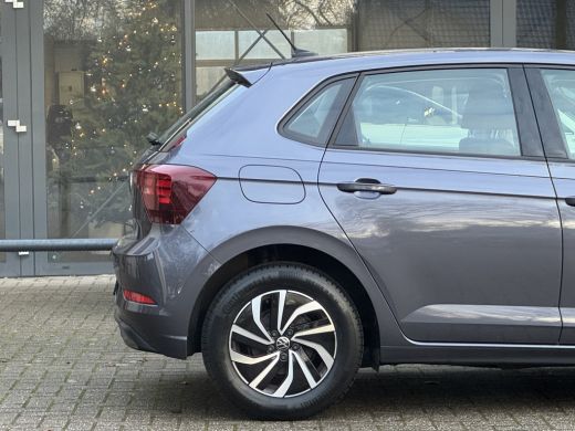 Volkswagen Polo 1.0 TSI Life Cruise control/PDC/Apple carplay-Android auto ActivLease financial lease