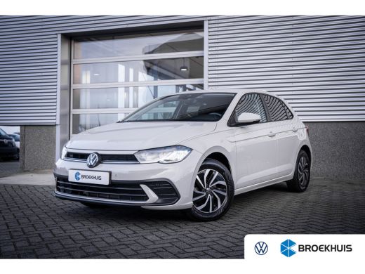 Volkswagen Polo 1.0 TSI Life Edition | Achteruitrijcamera | Parkeersensor voor en achter | Voorstoelen verwarmd
