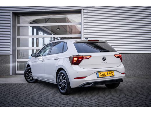 Volkswagen Polo 1.0 TSI Life Edition | Achteruitrijcamera | Parkeersensor voor en achter | Voorstoelen verwarmd ActivLease financial lease