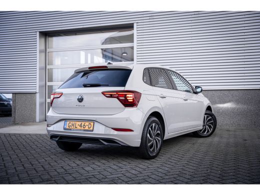 Volkswagen Polo 1.0 TSI Life Edition | Achteruitrijcamera | Parkeersensor voor en achter | Voorstoelen verwarmd ActivLease financial lease