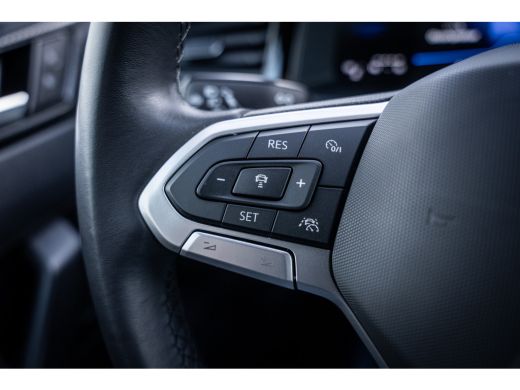 Volkswagen Polo 1.0 TSI Life Edition | Achteruitrijcamera | Parkeersensor voor en achter | Voorstoelen verwarmd ActivLease financial lease