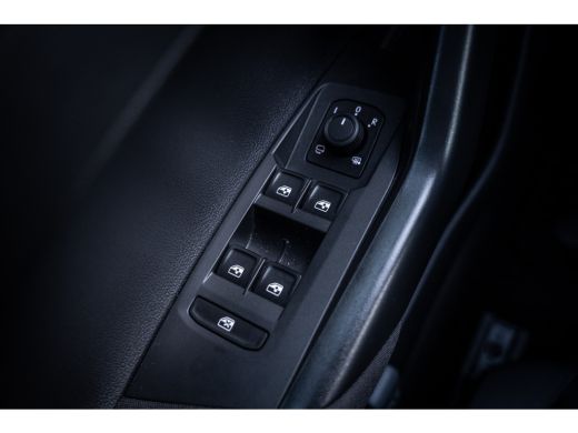 Volkswagen Polo 1.0 TSI Life Edition | Achteruitrijcamera | Parkeersensor voor en achter | Voorstoelen verwarmd ActivLease financial lease