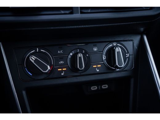 Volkswagen Polo 1.0 TSI Life Edition | Achteruitrijcamera | Parkeersensor voor en achter | Voorstoelen verwarmd ActivLease financial lease