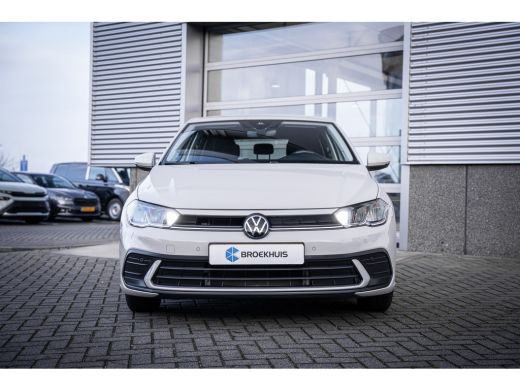 Volkswagen Polo 1.0 TSI Life Edition | Achteruitrijcamera | Parkeersensor voor en achter | Voorstoelen verwarmd ActivLease financial lease