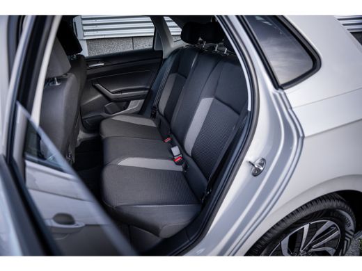 Volkswagen Polo 1.0 TSI Life Edition | Achteruitrijcamera | Parkeersensor voor en achter | Voorstoelen verwarmd ActivLease financial lease