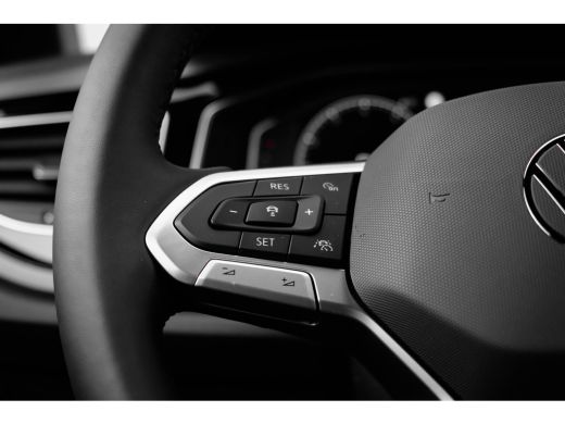 Volkswagen Polo R-Line Edition | 'App-Connect' draadloze smartphone integratie | Achterlichten LED | Afstandscont... ActivLease financial lease