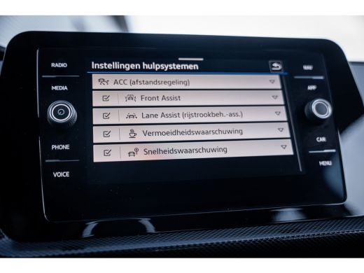 Volkswagen T-Cross 1.0 TSI Life Edition | Airco | Lichtmetalen velgen 17" | Voorstoelen verwarmd ActivLease financial lease