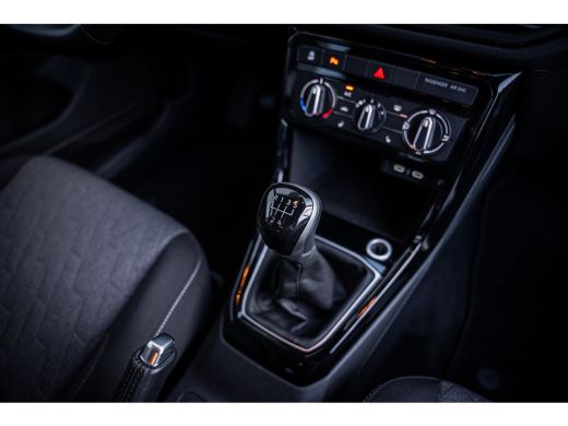 Volkswagen T-Cross 1.0 TSI Life Edition | Airco | Lichtmetalen velgen 17" | Voorstoelen verwarmd ActivLease financial lease