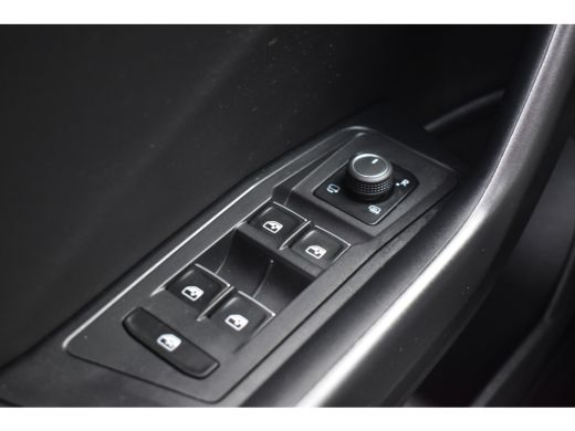 Volkswagen T-Roc R 2.0 TSI 300PK DSG 4MOTION R-SPORT BEATS/LEDER/TREKHAAK/PANORAMADAK ActivLease financial lease