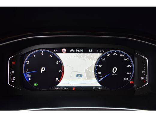 Volkswagen T-Roc R 2.0 TSI 300PK DSG 4MOTION R-SPORT BEATS/LEDER/TREKHAAK/PANORAMADAK ActivLease financial lease