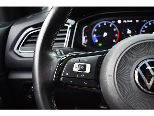 Volkswagen T-Roc R 2.0 TSI 300PK DSG 4MOTION R-SPORT BEATS/LEDER/TREKHAAK/PANORAMADAK ActivLease financial lease