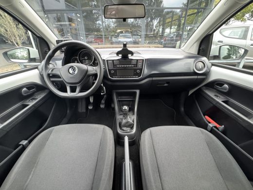 Volkswagen up! 1.0 Climate control/Camera/Cruise control/PDC ActivLease financial lease