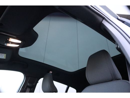 Volvo  C40 Recharge Core 69 kWh 232PK Winterpack/Camera/Panoramadak/Cruise-Control ActivLease financial lease