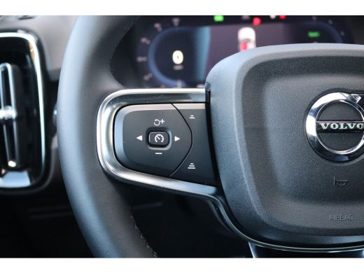 Volvo  C40 Recharge Core 69 kWh 232PK Winterpack/Camera/Panoramadak/Cruise-Control ActivLease financial lease