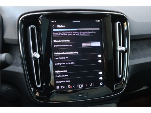 Volvo  C40 Recharge Core 69 kWh 232PK Winterpack/Camera/Panoramadak/Cruise-Control ActivLease financial lease