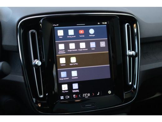 Volvo  C40 Recharge Core 69 kWh 232PK Winterpack/Camera/Panoramadak/Cruise-Control ActivLease financial lease