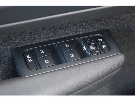 Volvo  C40 Recharge Core 69 kWh 232PK Winterpack/Camera/Panoramadak/Cruise-Control ActivLease financial lease