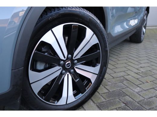 Volvo  C40 Recharge Core 69 kWh 232PK Winterpack/Camera/Panoramadak/Cruise-Control ActivLease financial lease