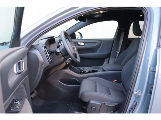 Volvo  C40 Recharge Core 69 kWh 232PK Winterpack/Camera/Panoramadak/Cruise-Control ActivLease financial lease