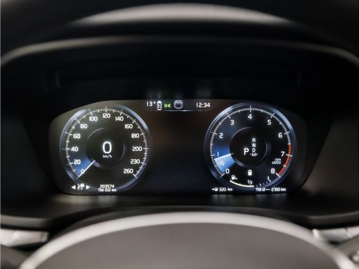 Volvo  V60 2.0 B3 Sport 177Pk Automaat (APPLE CARPLAY, GROOT NAVI, TREKHAAK, CAMERA, SPORTSTOELEN, ADAPTIVE ... ActivLease financial lease