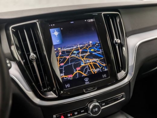 Volvo  V60 2.0 B3 Sport 177Pk Automaat (APPLE CARPLAY, GROOT NAVI, TREKHAAK, CAMERA, SPORTSTOELEN, ADAPTIVE ... ActivLease financial lease