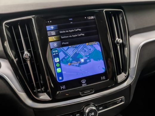 Volvo  V60 2.0 B3 Sport 177Pk Automaat (APPLE CARPLAY, GROOT NAVI, TREKHAAK, CAMERA, SPORTSTOELEN, ADAPTIVE ... ActivLease financial lease