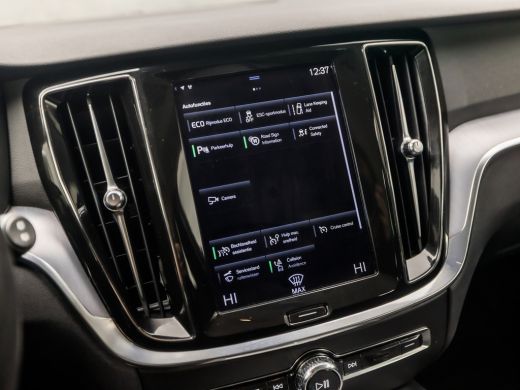 Volvo  V60 2.0 B3 Sport 177Pk Automaat (APPLE CARPLAY, GROOT NAVI, TREKHAAK, CAMERA, SPORTSTOELEN, ADAPTIVE ... ActivLease financial lease