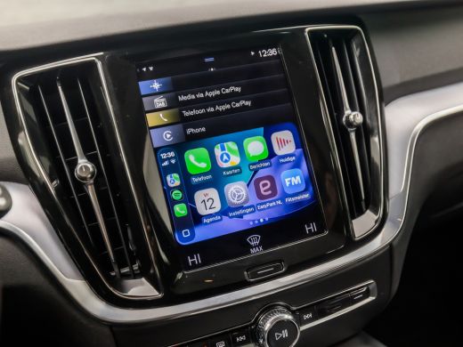 Volvo  V60 2.0 B3 Sport 177Pk Automaat (APPLE CARPLAY, GROOT NAVI, TREKHAAK, CAMERA, SPORTSTOELEN, ADAPTIVE ... ActivLease financial lease