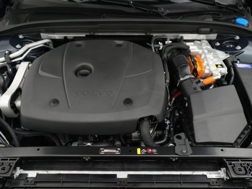 Volvo  V60 T8 AWD Plus Dark Performance Edition | Head-Up | Panoramadak | 360&deg; Camera | Harman/Kardon | 19" ... ActivLease financial lease