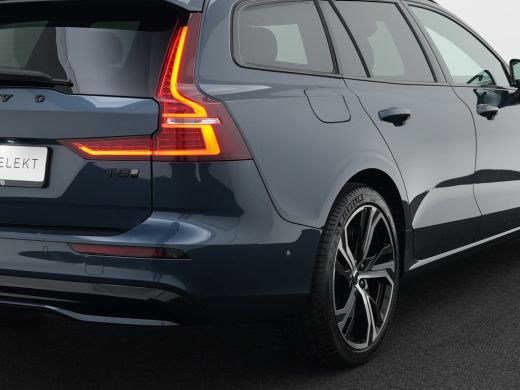 Volvo  V60 T8 AWD Plus Dark Performance Edition | Head-Up | Panoramadak | 360&deg; Camera | Harman/Kardon | 19" ... ActivLease financial lease