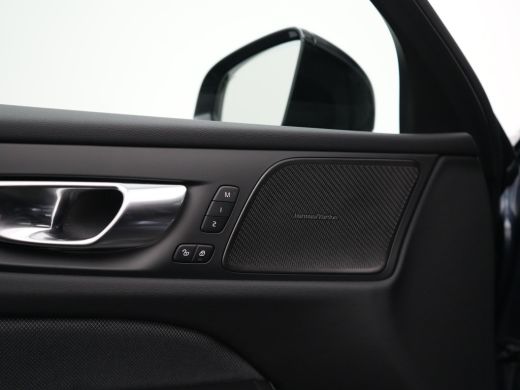 Volvo  V60 T8 AWD Plus Dark Performance Edition | Head-Up | Panoramadak | 360&deg; Camera | Harman/Kardon | 19" ... ActivLease financial lease