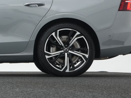 Volvo  V60 2.0 T8 Plug-in hybrid AWD Plus Dark Premium Pack | Rondomzicht camera | Elektrisch glazen panoram... ActivLease financial lease