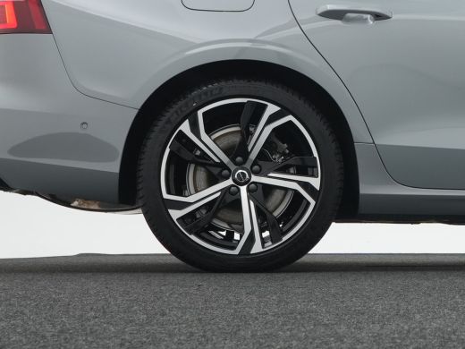 Volvo  V60 2.0 T8 Plug-in hybrid AWD Plus Dark Premium Pack | Rondomzicht camera | Elektrisch glazen panoram... ActivLease financial lease