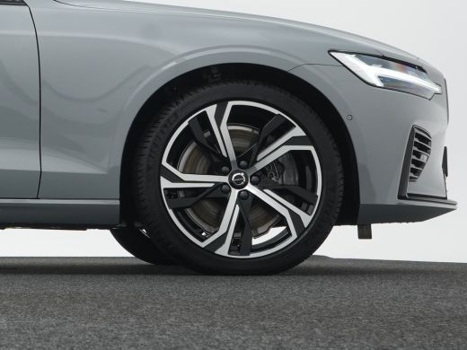 Volvo  V60 2.0 T8 Plug-in hybrid AWD Plus Dark Premium Pack | Rondomzicht camera | Elektrisch glazen panoram... ActivLease financial lease