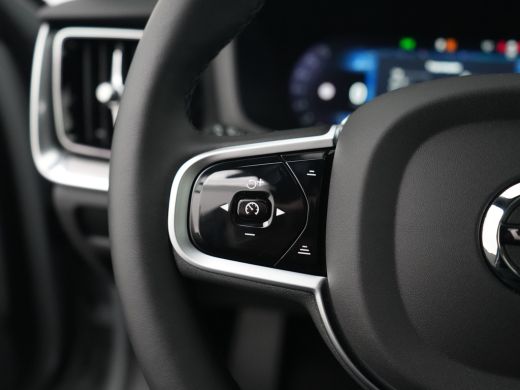 Volvo  V60 2.0 T8 Plug-in hybrid AWD Plus Dark Premium Pack | Rondomzicht camera | Elektrisch glazen panoram... ActivLease financial lease