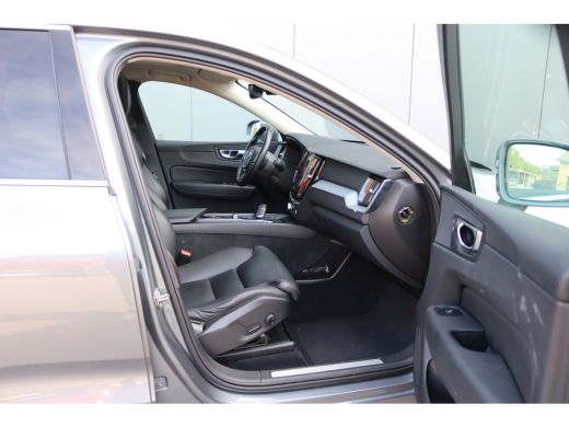 Volvo  XC60 2.0 T8 Twin Engine AWD Momentum Pro Open-dak/Trekhaak/Camera/Leder/Carplay-android ActivLease financial lease