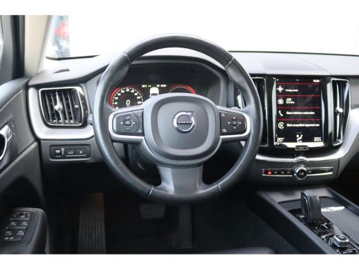 Volvo  XC60 2.0 T8 Twin Engine AWD Momentum Pro Open-dak/Trekhaak/Camera/Leder/Carplay-android ActivLease financial lease