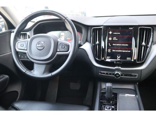 Volvo  XC60 2.0 T8 Twin Engine AWD Momentum Pro Open-dak/Trekhaak/Camera/Leder/Carplay-android ActivLease financial lease