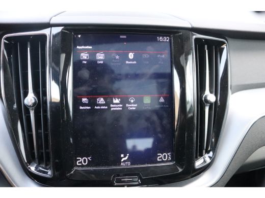 Volvo  XC60 2.0 T8 Twin Engine AWD Momentum Pro Open-dak/Trekhaak/Camera/Leder/Carplay-android ActivLease financial lease