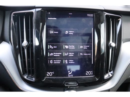 Volvo  XC60 2.0 T8 Twin Engine AWD Momentum Pro Open-dak/Trekhaak/Camera/Leder/Carplay-android ActivLease financial lease