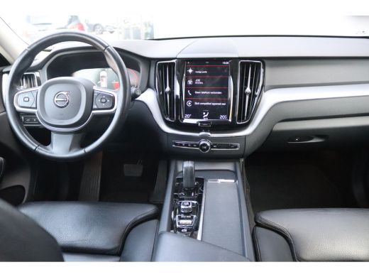 Volvo  XC60 2.0 T8 Twin Engine AWD Momentum Pro Open-dak/Trekhaak/Camera/Leder/Carplay-android ActivLease financial lease