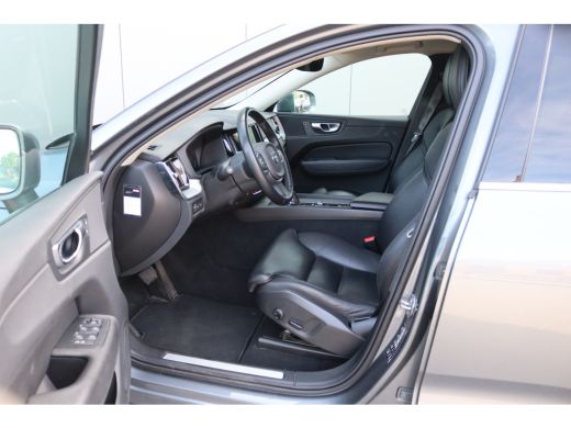 Volvo  XC60 2.0 T8 Twin Engine AWD Momentum Pro Open-dak/Trekhaak/Camera/Leder/Carplay-android ActivLease financial lease