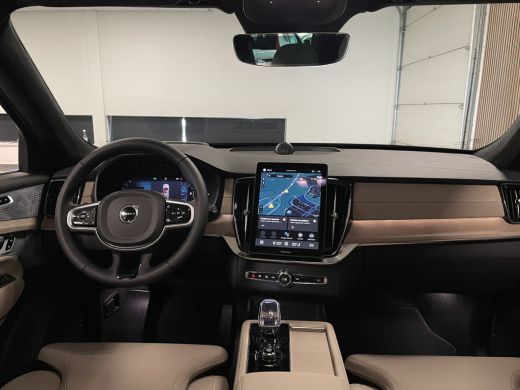 Volvo  XC90 T8 AWD Recharge Ultra Dark Vol! | Luchtvering | Bowers & Wilkins | 455pk | Alcantara hemel | 360&deg;... ActivLease financial lease