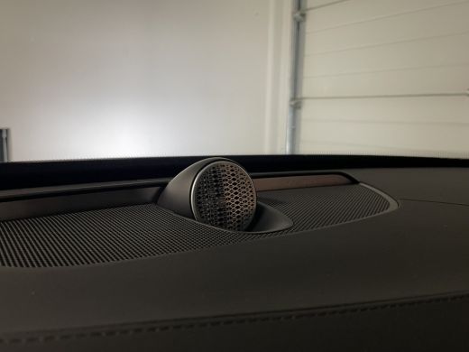 Volvo  XC90 T8 AWD Recharge Ultra Dark Vol! | Luchtvering | Bowers & Wilkins | 455pk | Alcantara hemel | 360&deg;... ActivLease financial lease