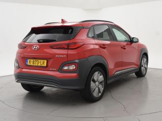 Hyundai Kona EV 64 kWh PREMIUM SKY 100% SOH + SCHUIFDAK | LEDER | STOELVENTILATIE | HEAD-UP | ADAPTIVE CRUISE ...