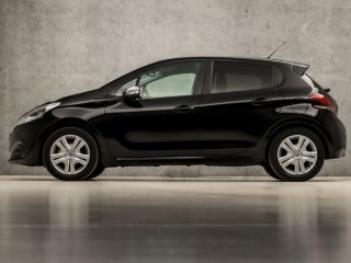 Peugeot 208 1.2 PureTech Sport (APPLE CARPLAY, NAVIGATIE, GETINT GLAS, SPORTSTOELEN, CRUISE, PARKEERSENSOREN,...