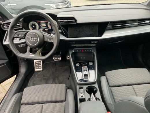 Audi A3 Limousine 30 TFSI S edition 115pk/Automaat | Navigatie | Park assist | Adaptief cruise control | ... ActivLease financial lease